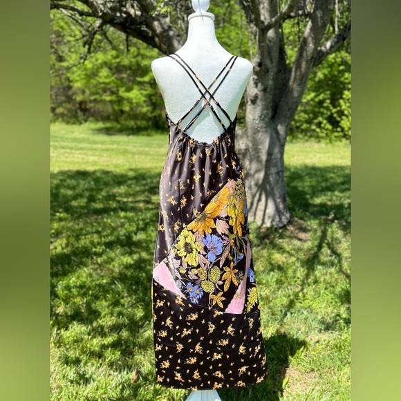 Urban Outfitters Floral Midi Dress - Picture 9 of 12